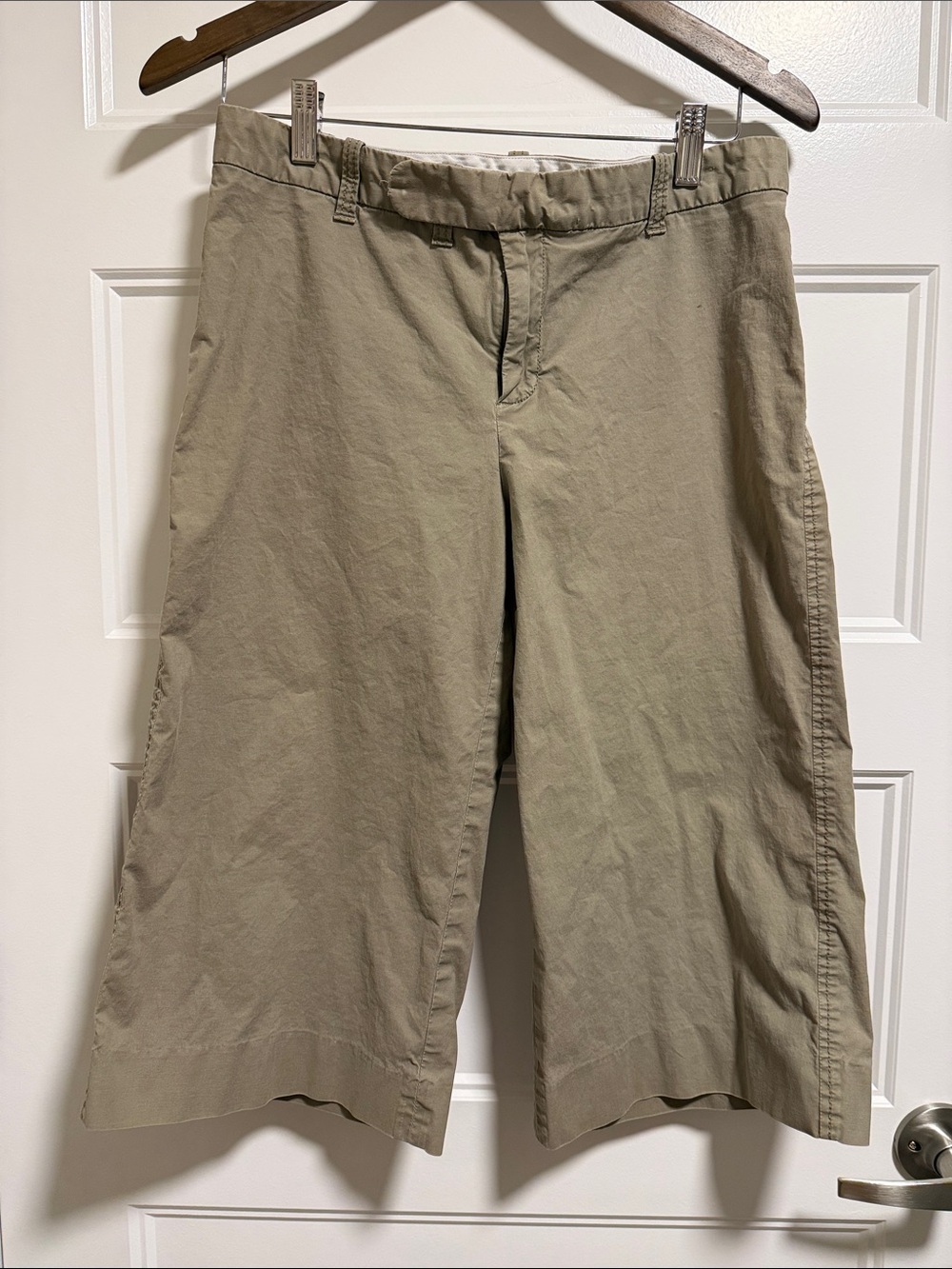 GAP Women's Wide-Leg Capris in Khaki